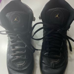 I am selling some black used and a bit creased Jordan’s.